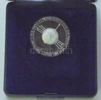 2000. "Emlékérem a 2000. évre" Ag emlékérem 122. számú tanúsítvánnyal díszdobozban T:PP Csak 2000db!!