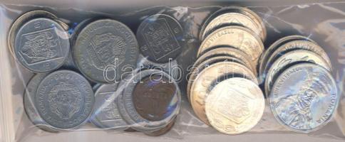 Románia 1992-95. 100L (9x) + 1999. 500L (2x) + 1963-66. 3L (6x) + 1966. 1L (6x) + 1992-95. 10L (6x) + 1992-95. 5L (8x) + 1992-94. 1l (9x) T:2,3