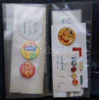 30 db érdekes vegyes jelvény berakóban