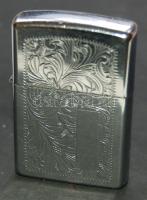 Jelzett Zippo öngyújtó díszes gravírozással, szép de javításra szoruló állapotban