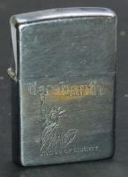 Jelzett Zippo öngyújtó az amerikai szabadságszoborral, szép de javításra szoruló állapotban