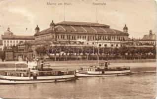 Mainz town hall with ships