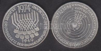 NSZK 1973. 5M Ag "Kopernikusz" T:1 + 1974. 5M Ag "25 éves az Alkotmány" T:PP