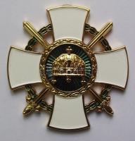 Magyar Szent Korona Rend tisztikeresztje hadidíszítménnyel és kardokkal / gyűjtői replika T:1