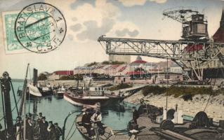 Pozsony docks with cargo crane (EK)