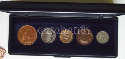 Nagy-Britannia 1967. 3p, 6p, 1Sh, 1/2P "VI. György", 1P T:1 szettben, eredeti dobozban és ...