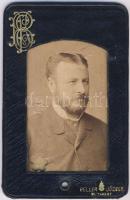 1900-1901. évre kiadott Budapesti Korcsolyázó Egylet fényképes tagsági jegy bőrtokban