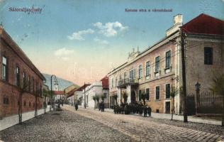 Sátoraljaújhely Korona utca a városházzal