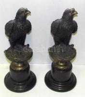 2db bronz turul kandalló szobor talapzaton, tanúsítvánnyal szign. A.Thorborn / 2 bronze falcon sculptures with bronze guarantiee, sign.:Archibald Thorborn