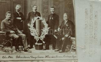 Delegation of the Ózd Literary Club with the wreath to the Arad martyrs´ statue (b)