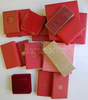 16 db klf méretű kitüntetés- és éremtartó tok