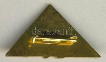 Kossuth akadémia 25 éves évfordulójára kiadott háromszög kitűző T:1-