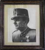 cca 1940 Magyar katonatiszt Erdély felszabadulási emlékéremmel nagyméretű fotó üvegezett keretben 50x60 cm