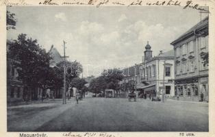 Magyaróvár Fő utca a Központi Kávéházzal és Holzhammer Károly üzletével