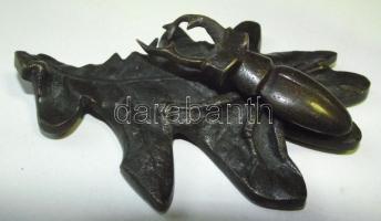 Szarvasbogarat ábrázoló réz asztali dísz