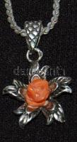 Ezüst (Ag) nyaklánc nemes korallal díszített ezüst medállal 6,88 gr