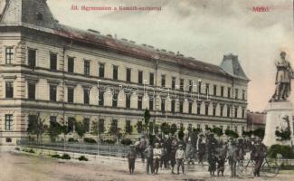 Makó Főgimnázium a Kossuth-szoborral