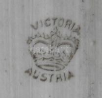 Victoria Austria jelzéssel ellátott kézzel festett, aranyozott porcelán kínáló tál / Handpainted chi...