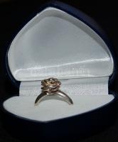 Női ezüst (Ag) bécsi rózsás gyűrű 4,77 gr díszdobozban
