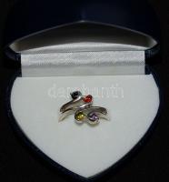 Női ezüst (Ag) gyűrű 4 db szintetikus drágakővel díszítve 3,76 gr díszdobozban