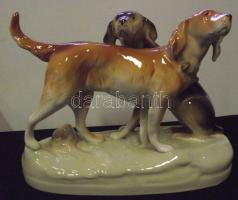 Royal Dux jelzéssel ellátott csehszlovák porcelán vadászkutyák / Royal Dux chinaware hounds figure 20x27 cm