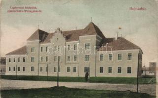 Hajmáskér legénységi laképület