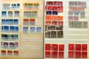 1903-1928 133 darabos okmánybélyeg-gyűjtemény berakólapokon / Collection of document stamps