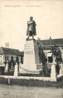 Érsekújvár Kossuth statue