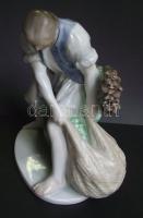 Herendi jelzéssel ellátott kézzel festett porcelán halász / Herendi handpainted chinaware fischerman figure 20 cm