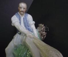 Herendi jelzéssel ellátott kézzel festett porcelán halász / Herendi handpainted chinaware fischerman...