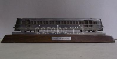 cca 1960 Ganz-Mávag dieselmozdony makett 26 cm fa talpazaton / Locomotiv modell