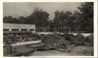 Budapest Őszi Lakberendezési Vásár 1942; szovjet hadigépek So.Stpl