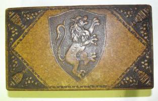 Dekoratív faragott fa doboz 10x18 cm