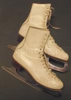 37-es jó állapotban lévő női korcsolya cipő