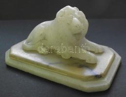Alabástrom oroszlánfigura márvány talapzaton / Alabaster lion figure on marble 12x6 cm