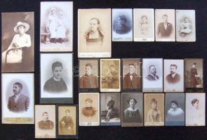 cca. 1900 23 db keményhátú családi fénykép