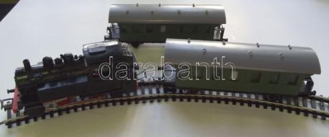 PIKO modell-vasút tétel: Mozdony, két vagon, sok sín, mind hibátlan állapotban / Model-train set in good shape