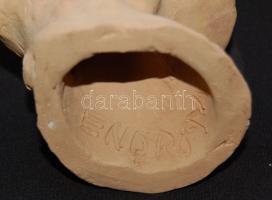 Endrő Margit (1899-1986): Szüretelő nő, festetlen kerámia, jelzett, 17 cm