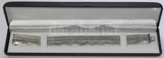 Ezüst (Ag) vésett karlánc 24,33 gr díszdobozban