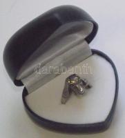 Ezüst (Ag) kutya fejes gyűrű 5,73 gr díszdobozban