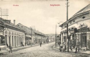 Salgótarján Fő utca Laufer Ernő üzletével