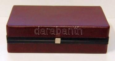 Kis vegyes bankjegy, fémpénz és emlékérem  tétel dobozban: köztük forgalomból kivont és még forgalom...