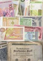 297 klf bankjegy jobbakkal az egész világból, régi és új, nagyon sok hajtatlannal, benne többek között D.Reich(33db) és magyar  T:I,II,III,IV