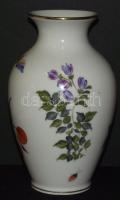 Kézzel festett Herendi porcelán váza virágokkal, gyümölcsökkel és pillangókkal díszítve / Herendi handpainted chinaware vase 14 cm