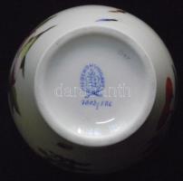Kézzel festett Herendi porcelán váza virágokkal, gyümölcsökkel és pillangókkal díszítve / Herendi ha...