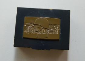 cca 1974 Varsói szerződés összfegyvernemi hadgyakorlat dombornyomott emlékdoboz "A szocialista haza fegyveres szolgálatáért a magyar népköztársaság honvédelmi miniszterétől" felirattal