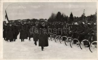 Uzsok meeting of Hungarian and Polish troops by the new borders, 1939 photo (Rb)