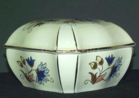 Nagyon szép, kézzel festett Zsolnay bonbonnier eredeti dobozban / Hand painted Zsolnay bonbonniere 12x6 cm
