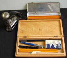 Kis írószer tétel: régi tűzőgép kapcsokkal, ceruzák, rotring, toll, 2 tolltartó