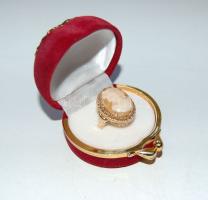 Női 14K arany (Au) gyűrű kámeával br. 5,04 gr díszdobozban